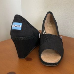 TOMS Classic Wedge Sandal